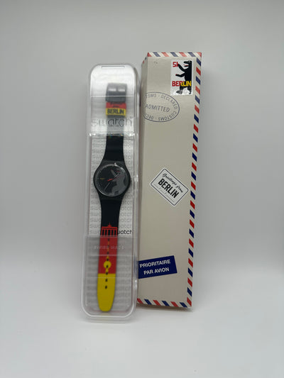 Swatch Destination Greetings from Berlin ICK BIN Watch Never Worn New with Case