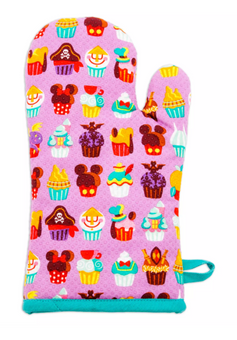 Disney Parks Mickey Mouse and Friends Cupcake Oven Mitt Mousewares New With Tag