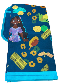 Disney EPCOT Food and Wine 2023 Encanto Familia Pot Holder and Kitchen Towel Set