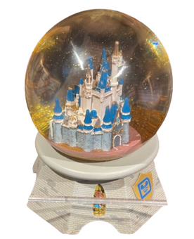 Disney Parks Signature Collectibles Cinderella Castle Snow Globe New With Tag