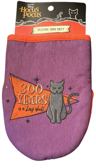 Disney Hocus Pocus 300 Years is a Long Wait! Silicone Mini Mitt New With Tag