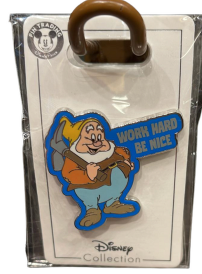 Disney Parks Snow White Seven Dwarfs Work Hard Be Nice Pin New with Card