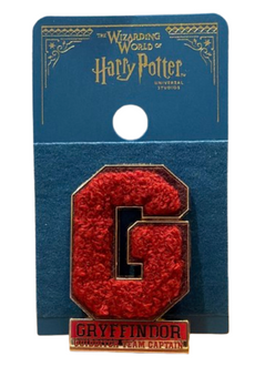 Universal Studios Harry Potter Gryffindor Quidditch Team Captain Pin New W Tag