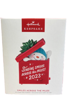 Hallmark 2023 Keepsake Smiles Across the Miles Christmas Ornament New with Box