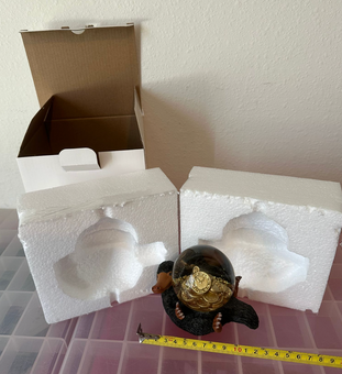 Universal Studios Harry Potter Fantastic Beasts Niffler Snow Globe New With Box