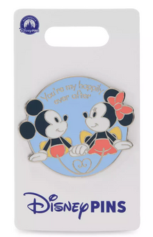 Disney Parks Mickey and Minnie Mouse ''Happily Ever After'' Pin New With Card