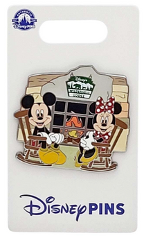 Disney Parks Wilderness Lodge Mickey And Minnie Fireplace Pin New With Card
