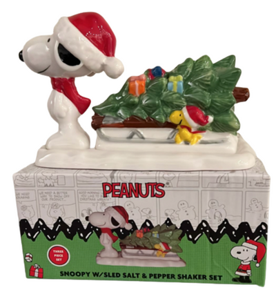 Peanuts Snoopy With Sled Salt and Pepper Christmas Shaker Set New with TBox
