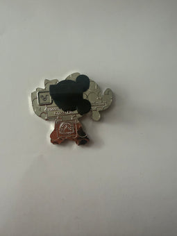 Disney Parks 2024 Mickey Hidden Stitch Holidays Christmas Chaser Pin New