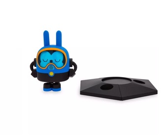 Disney Parks Oswald Vinyl Figure by Eric Tan with 1 Piece of Rocket New with Box