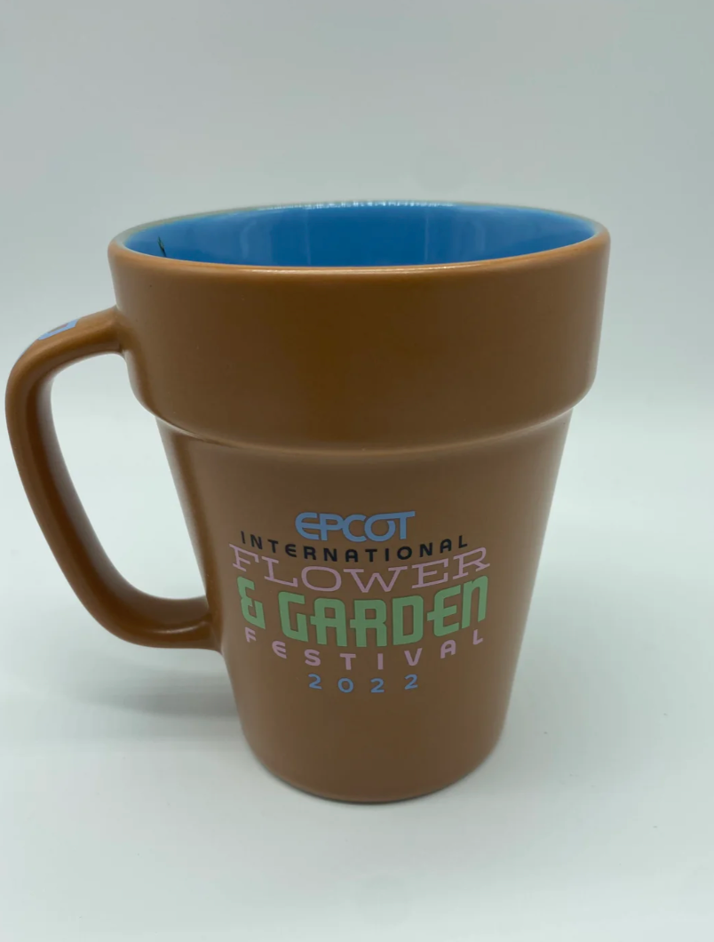 Disney Flower and Garden 2022 Mickey Minnie Coming Up Roses Passholder Mug New