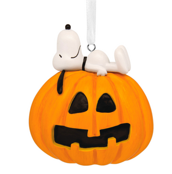 Hallmark Halloween Peanuts Snoopy on Jack-o'-Lantern Christmas Ornament New
