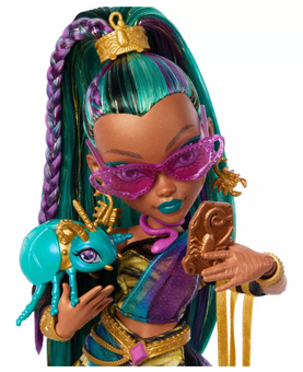 Monster High Nefera De Nile Doll with Pet Scarab Lavish Toy New With Tag