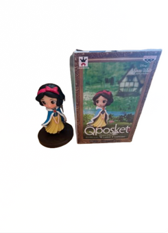 Qposket Petit Disney Characters Winter Costume Snow White Figurine New