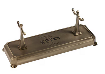 Universal Studios Harry Potter Double Wand Stand New With Tag