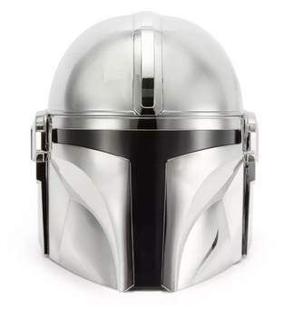 Disney Parks The Mandalorian Voice-Changing Helmet Adult Star Wars New With Tag