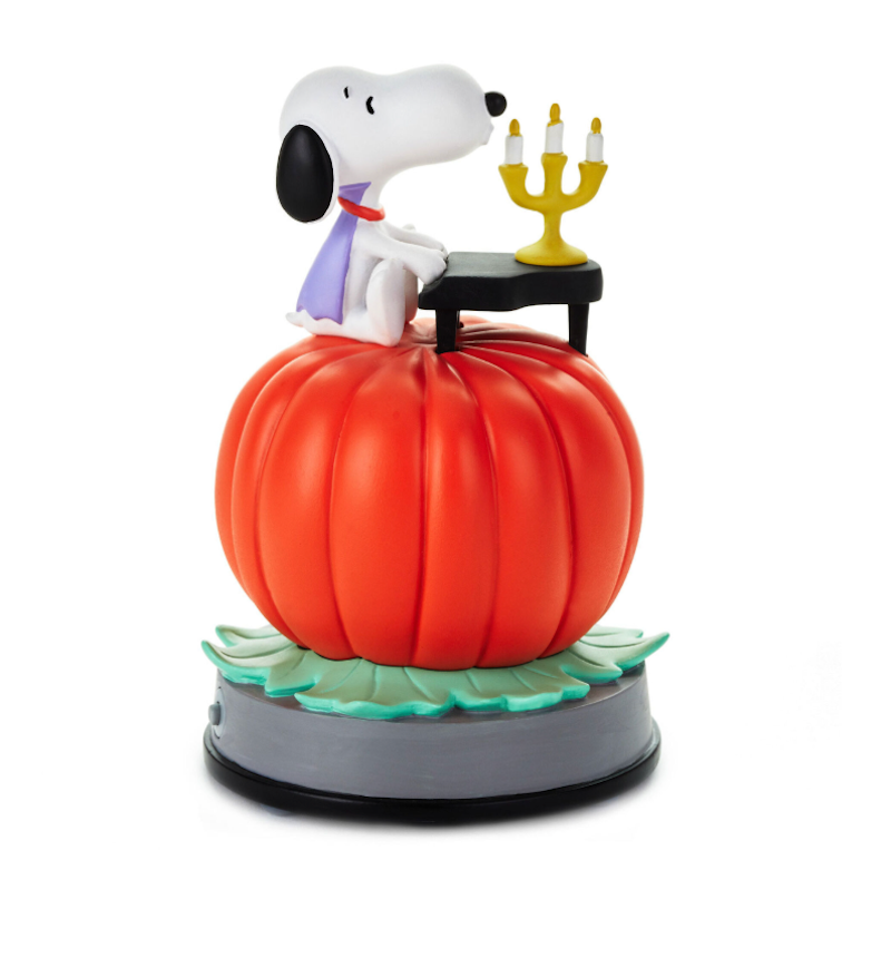 Hallmark Halloween Peanuts Spooky Snoopy Figurine With Sound New with Tag