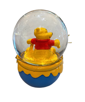 Disney Parks WDW Signature Collectibles Winnie the Pooh Snow Globe New with Tag
