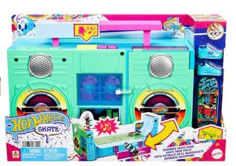 Hot Wheels Skate Boombox Skate Park Playset 1 Fingerboard & Skate Shoes Toy New