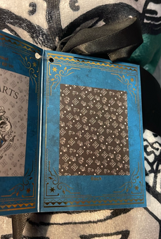 Universal Studios Harry Potter Hogwarts Crest Throw Blanket New With Tag