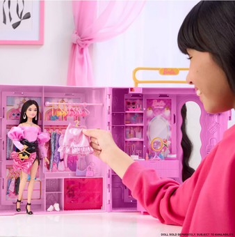 Barbie Closet with Spin and Style Feature Vanity Ottoman 4 Fashions 20 Pieces