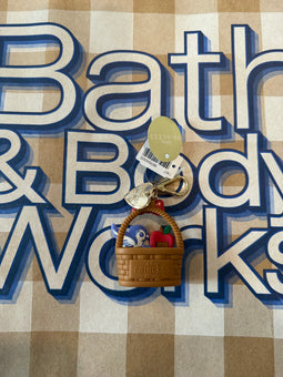 Bath and Body Works Disney Snow White Basket Pocket * Bac Holder Keychain New