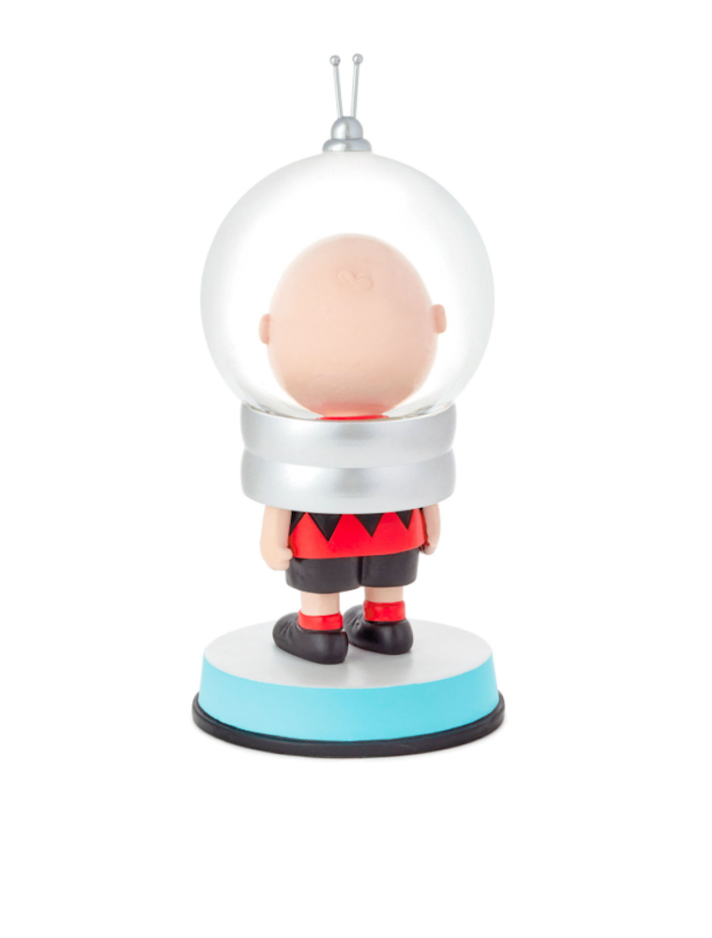 Hallmark Peanuts Charlie Brown Big Dreams Make Us Stand Out Snow Globe New Tag