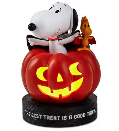 Hallmark Peanuts Vampire Snoopy and Woodstock Halloween Figurine With Light New