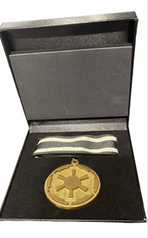 Disney Park Star Wars Galaxy’s Edge Dok-Ondar’s Imperial Medal Replica New Box