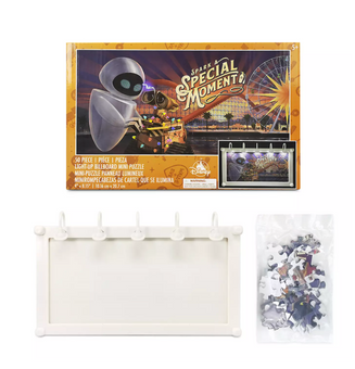 Disney WALL-E and E.V.E. Light-Up Billboard Mini Puzzle New with Box