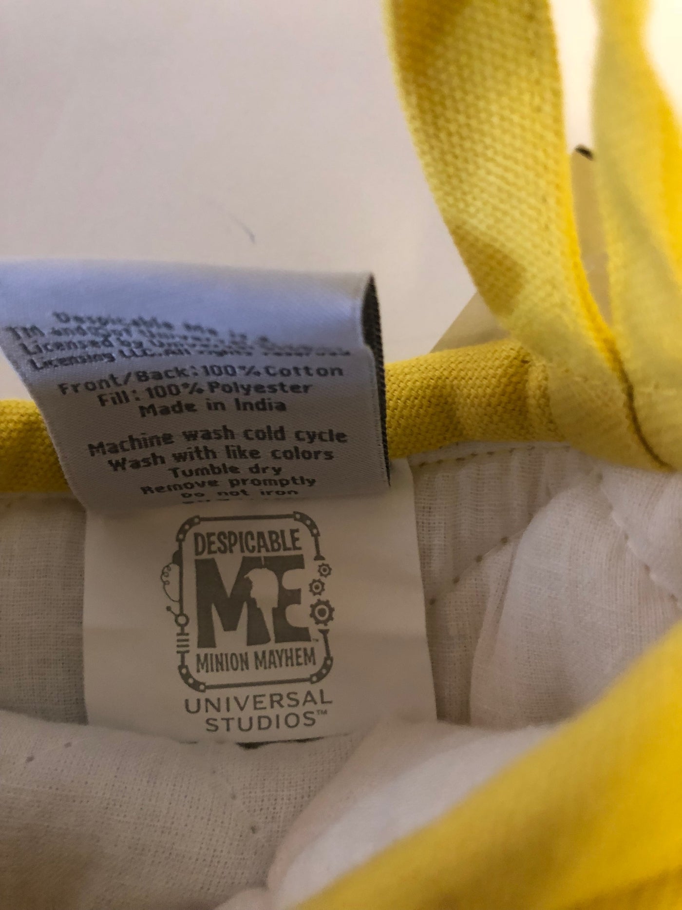Universal Studios Despicable Me Minions Yellow Oven Mitt New with Tags