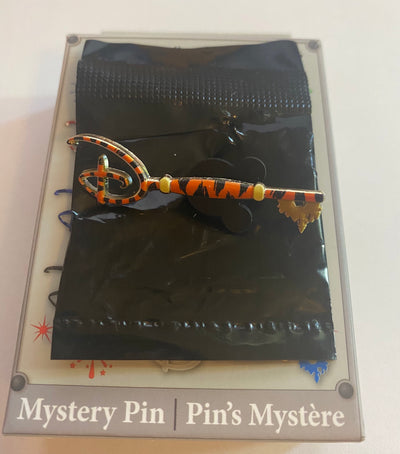Disney Tigger Mystery Key Pin New with Box