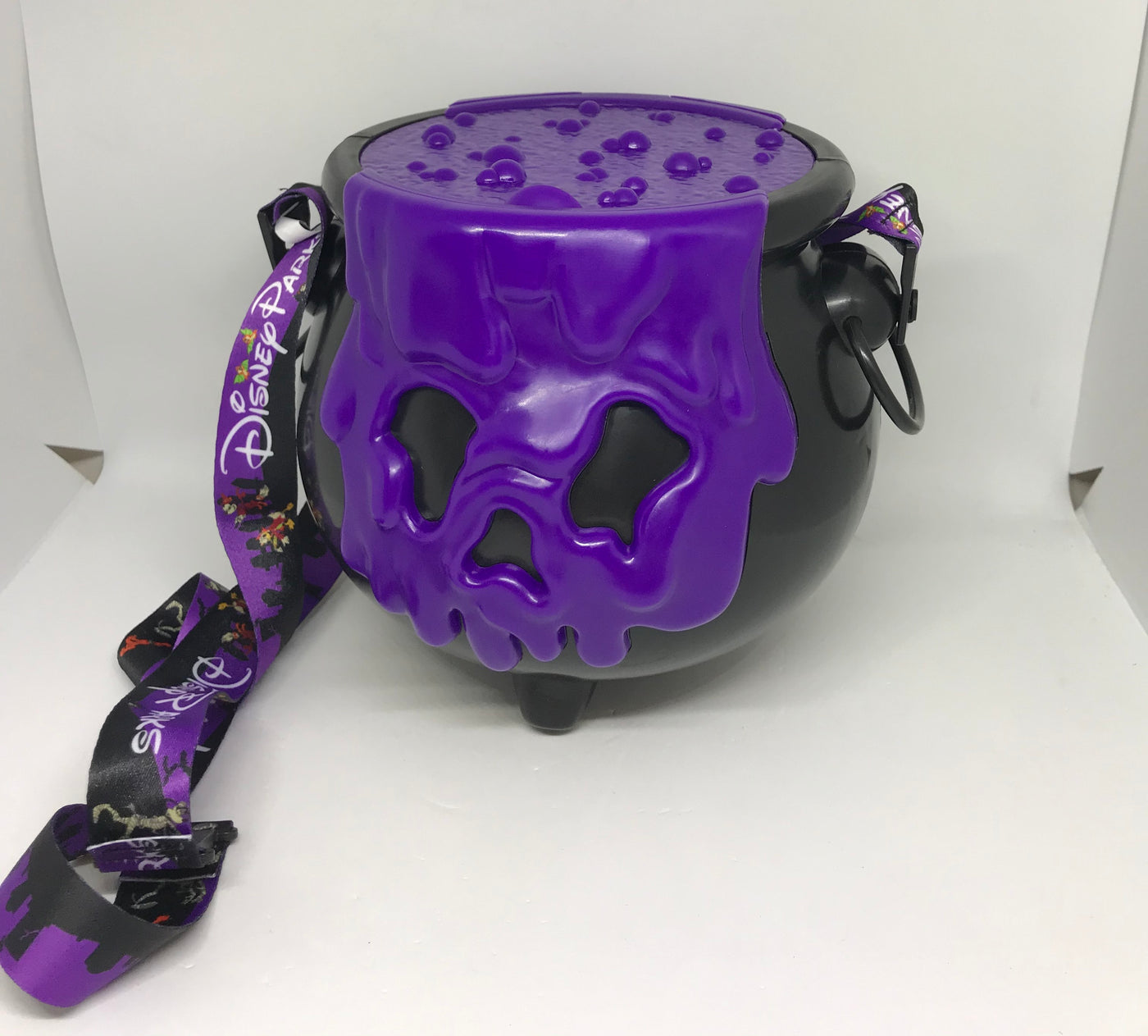 Disney Parks Halloween Purple Apple Poisoned Cauldron Light Up Bucket New