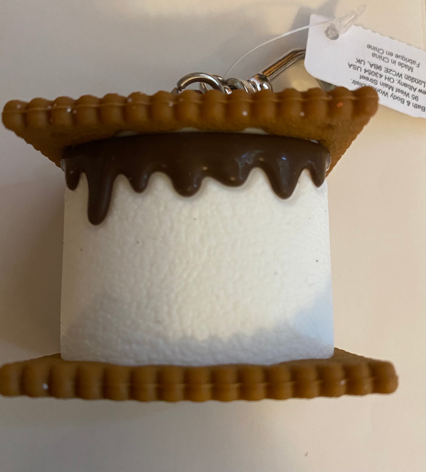 Bath and Body Works S'mores Smores Marshmallow Pocket* Bac Holder Keychain New