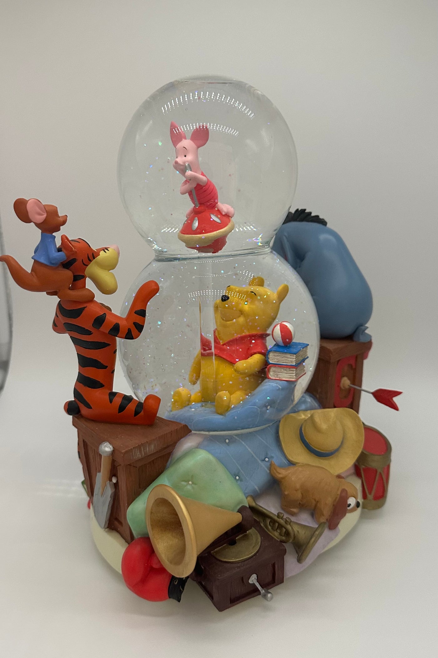 Disney Store Rare Christmas Winnie and Friends Play Room Musical Snowglobe New