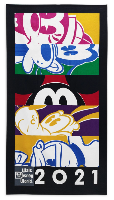 Disney WDW Mickey and Friends Beach Towel 2021 New with Tag