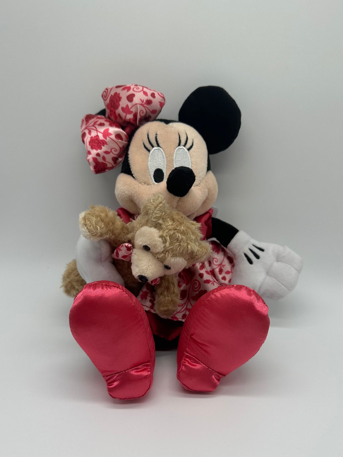 Disney Parks Rare Minnie Valentine with Duffy the Disney Bear Plush New with Tag