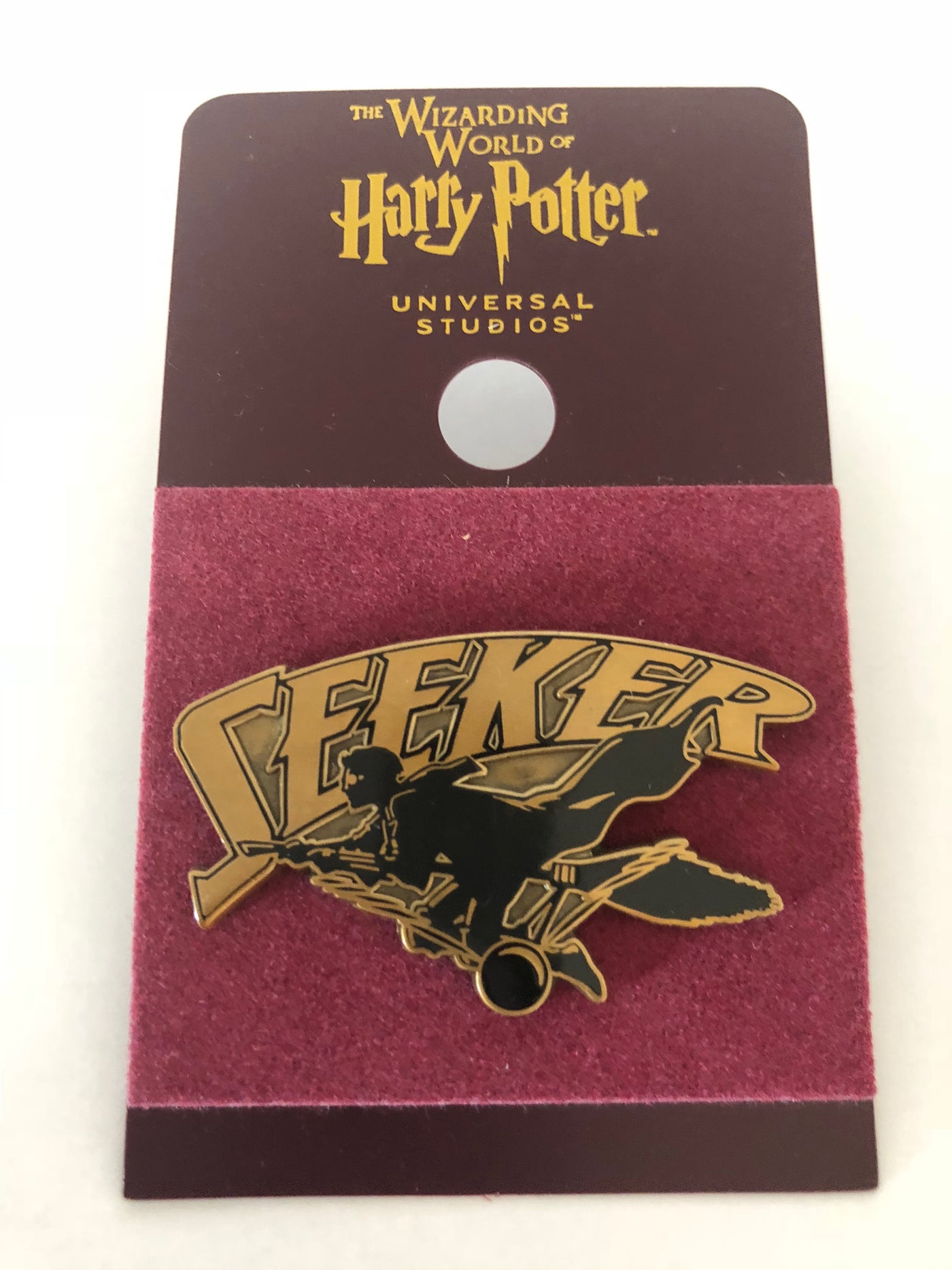 Universal Studios Harry Potter Seeker Pin New with Card