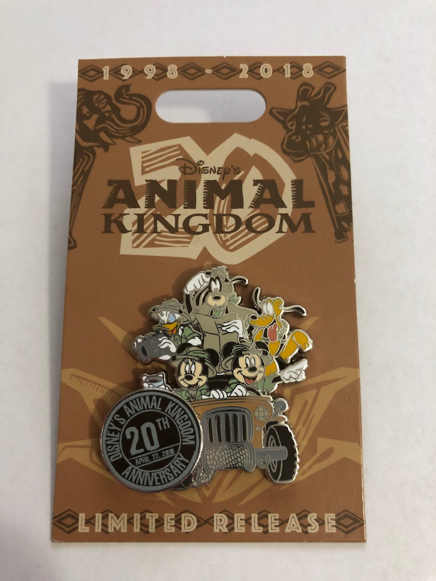 Disney Parks Animal Kingdom 20th Anniversary Mickey & Friends Safari Pin New