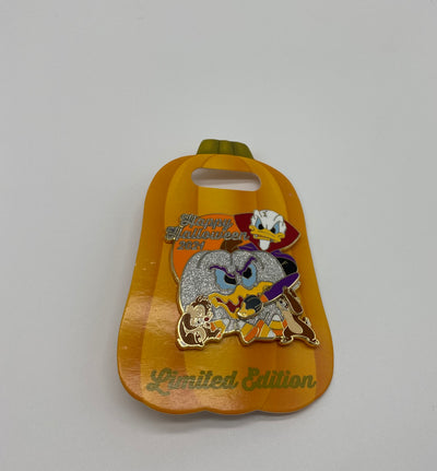 Disney Parks Happy Halloween 2021 Donald Chip Dale Pin Limited New with Card