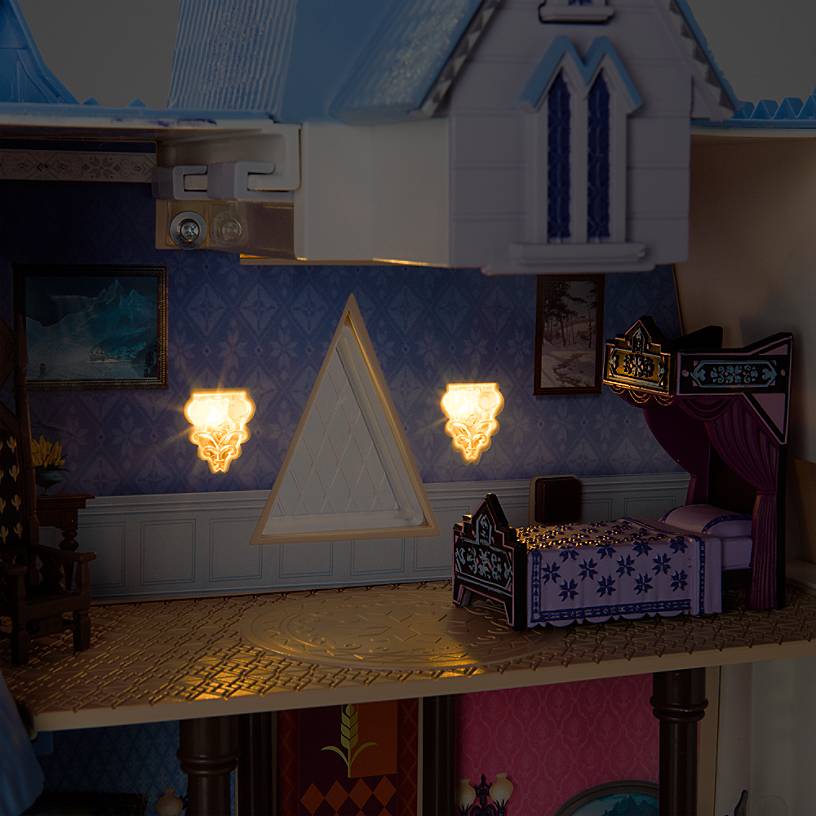 Disney Arendelle Castle Play Set Frozen 2 Anna Elsa Kristoff Olaf Sven New