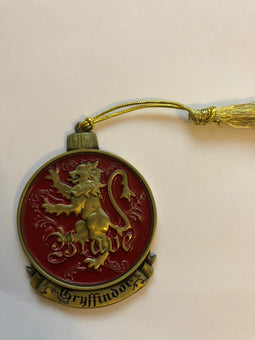 Universal Studios Harry Potter Gryffindor Round Metal Holiday Ornament New w Tag