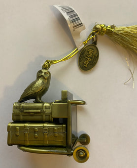 Universal Studios Harry Potter Edwige Luggage 9 3/4 Christmas Ornament Holiday