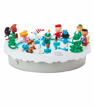 Hallmark Christmas Peanuts Gang Ice Skating Musical Tabletop Figurine New