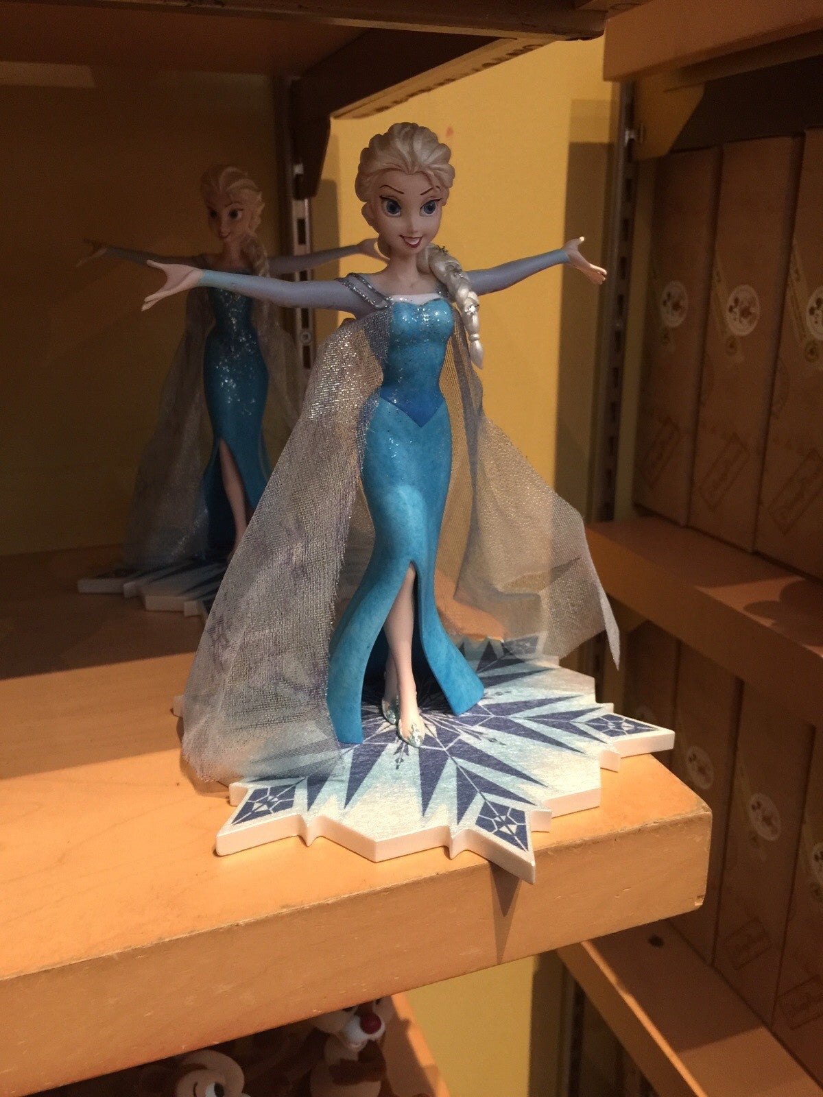 disney parks authentic frozen elsa glitter accents figurine new