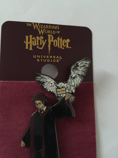 Universal Studios Wizarding World of Harry Potter with Hedwig Pin New with Card