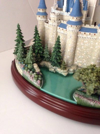 Disney Parks Main Street Figure Cinderella Castle by Olszewski New with Box