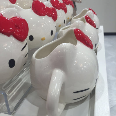 Universal Studios Sanrio Hello Kitty Red Bow Ceramic Coffee Latte Mug New