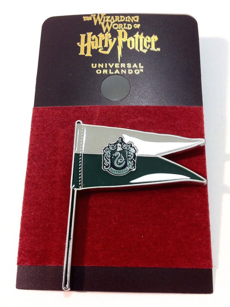 Universal Studios Harry Potter Slytherin Pennant Pin New with Card