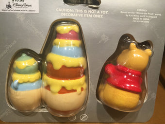 Disney Parks Winnie the Pooh Hunny Salt and Pepper Set New with Box
